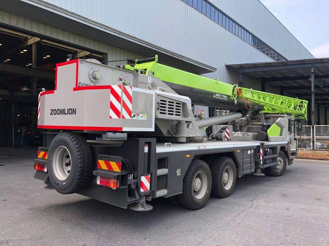 Автокран шоссейный Zoomlion ZTC300V