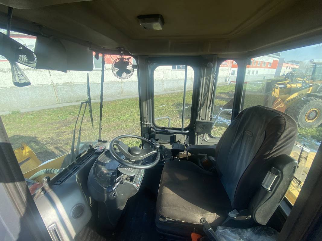 Фронтальный погрузчик Shantui SL60W-2(1)C/B