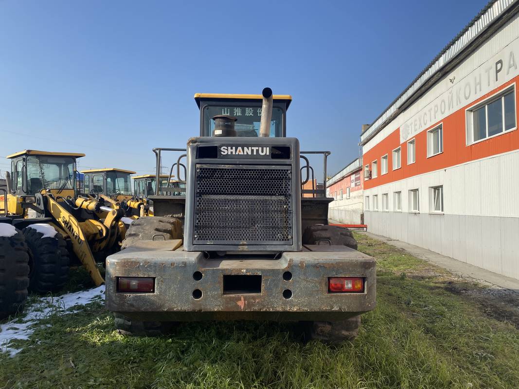 Фронтальный погрузчик Shantui SL60W(1)