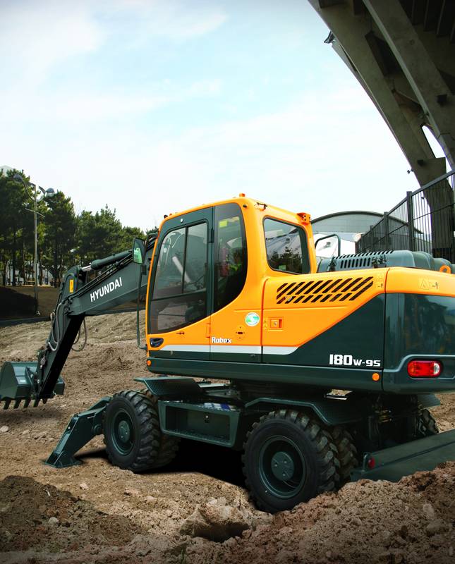 Экскаватор колесный Hyundai R180W-9S