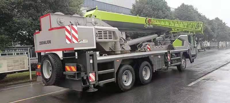 Автокран шоссейный Zoomlion ZTC250V