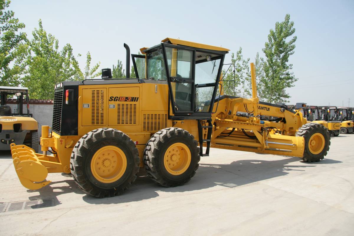 Автогрейдер Shantui SG18-3