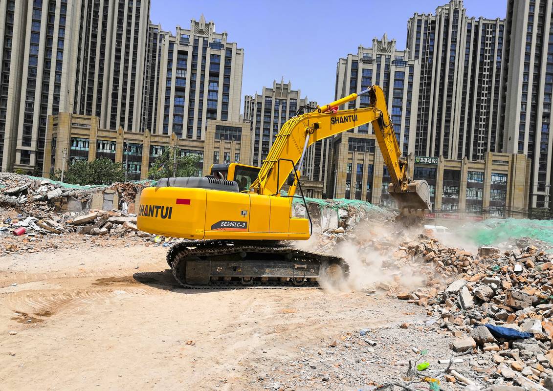 Экскаватор SHANTUI SE265LC(135,P)