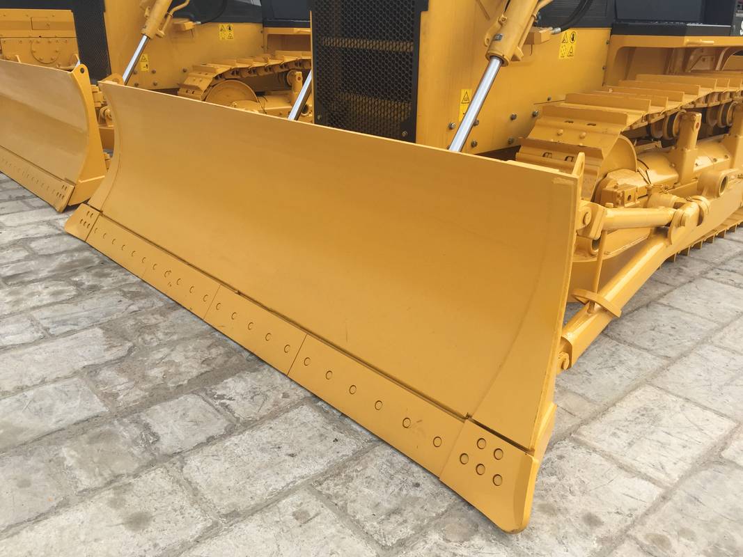 Бульдозер SHANTUI SD16