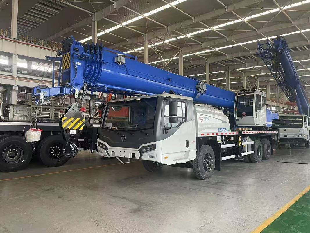 Кран автомобильный TZGT25C5-1Q (6х6)