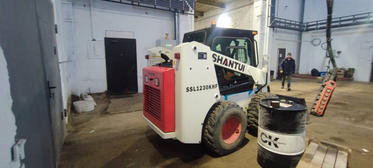 Мини-погрузчик фронтальный одноковшовый SHANTUI SSL1230KHF