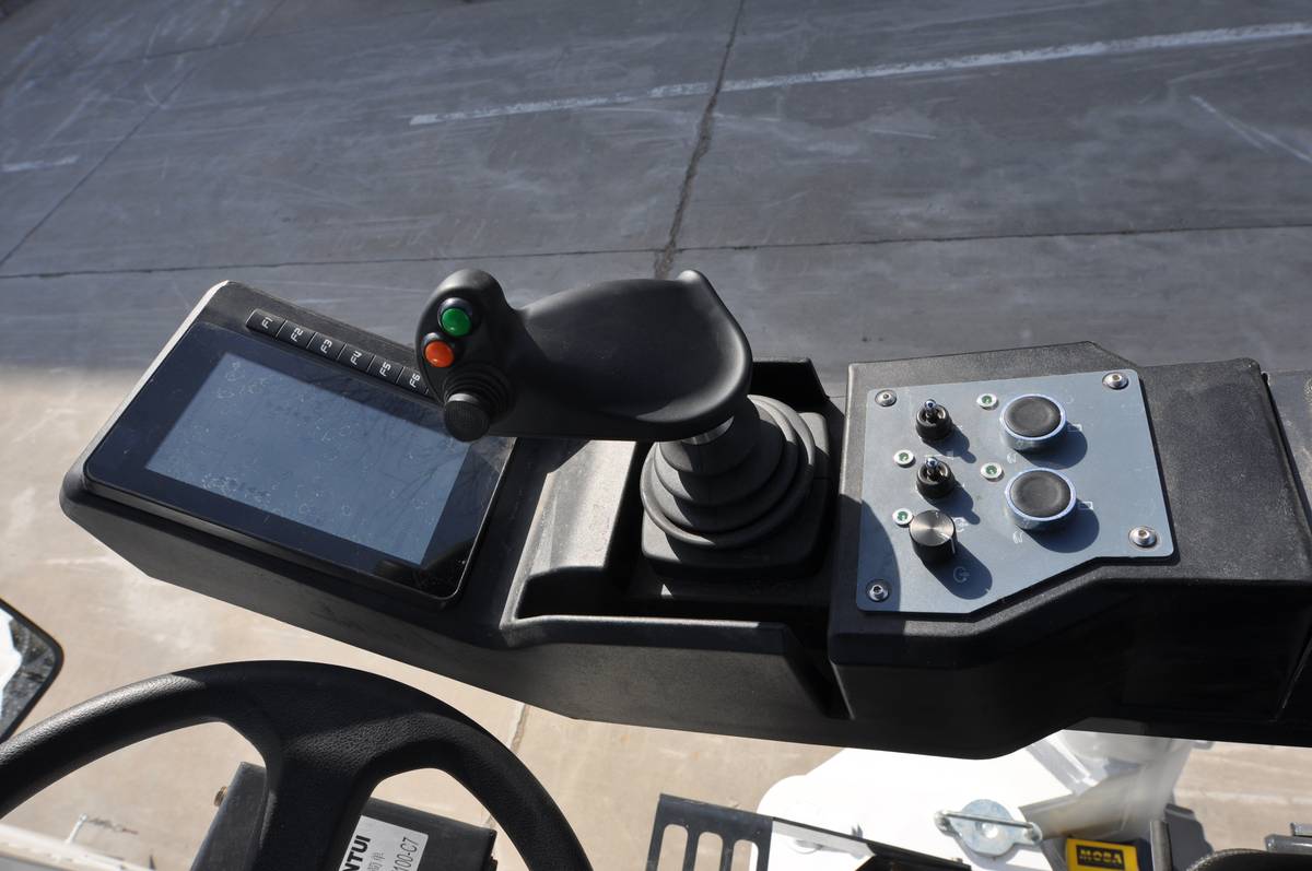 Дорожная фреза Shantui SMT100-C7