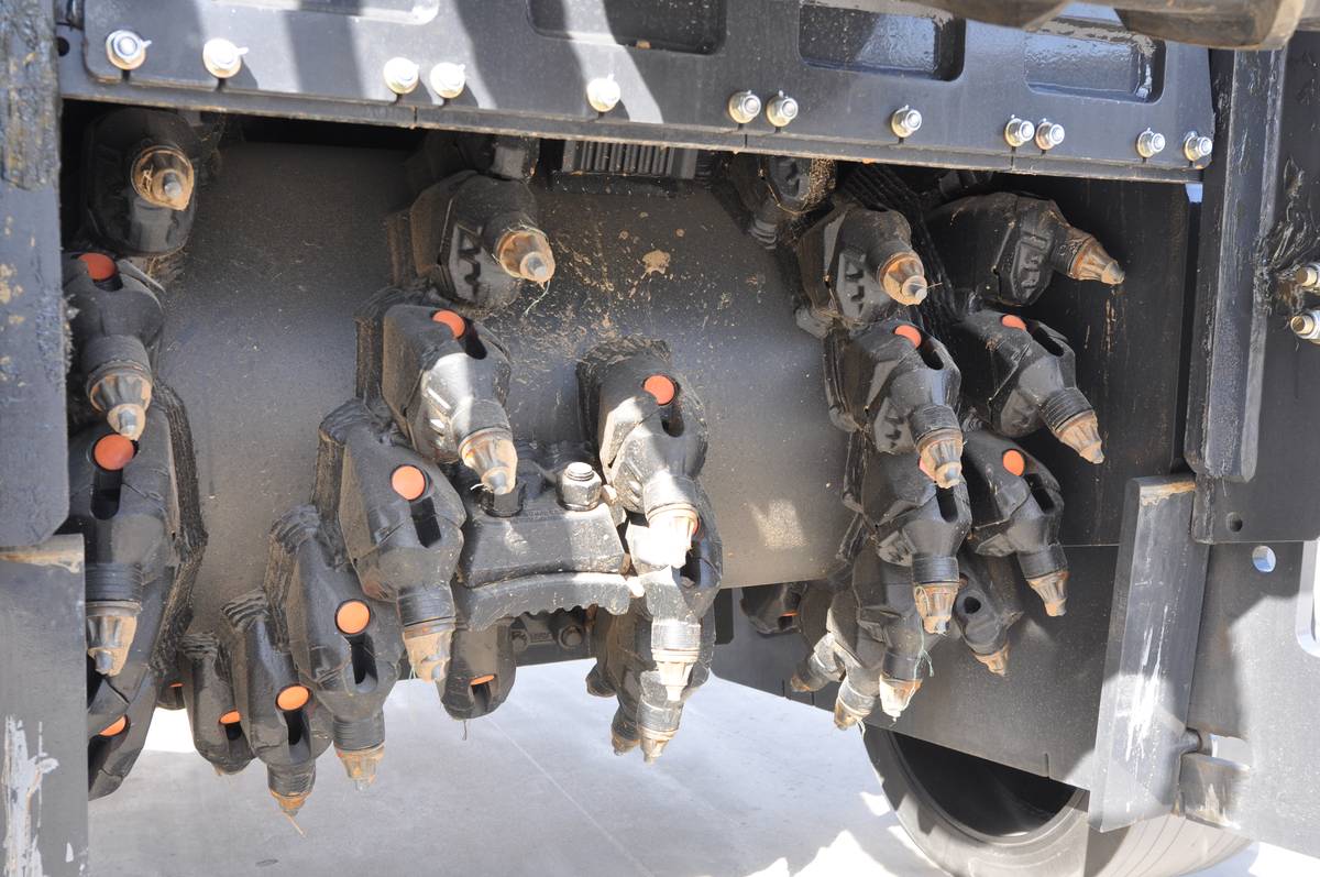 Дорожная фреза Shantui SMT100-C7