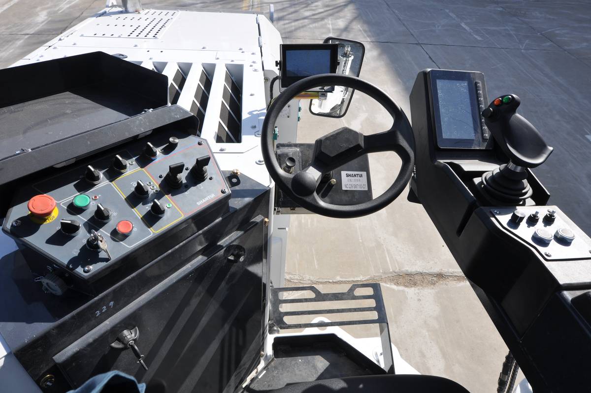 Дорожная фреза Shantui SMT100-C7