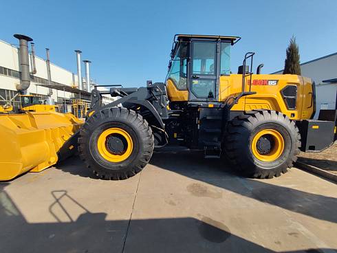 Фронтальный погрузчик Shantui L68K-B5