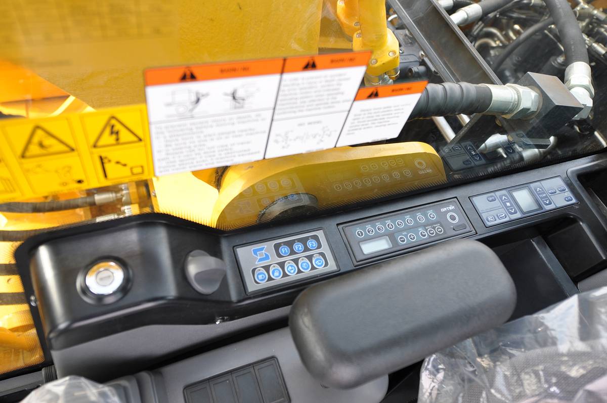 Экскаватор SHANTUI SE220LC(105HP)