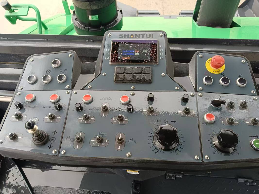 Асфальтоукладчик Shantui SRP09-C5SA